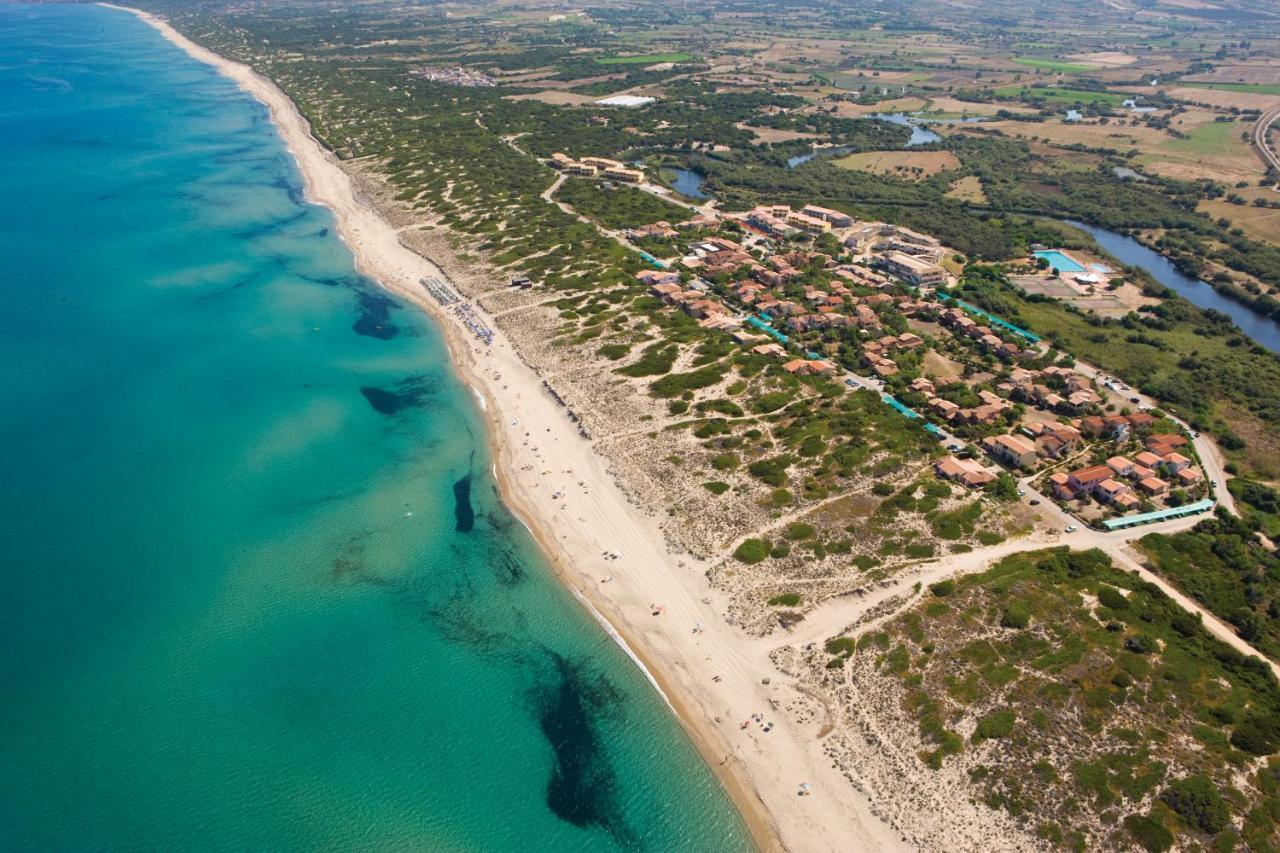 Hotel Club Baia Delle Mimose Badesi Eksteriør bilde